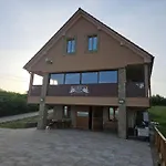 Vinarsky Dom U Kriza Villa