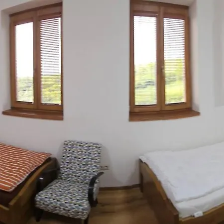 Villa Vinársky Dom U Kríža *