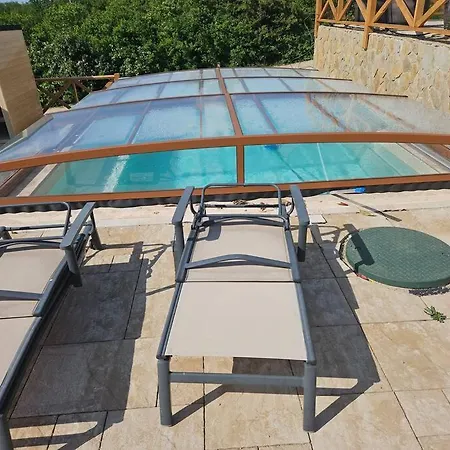 Vinarsky Dom U Kriza Vradiste