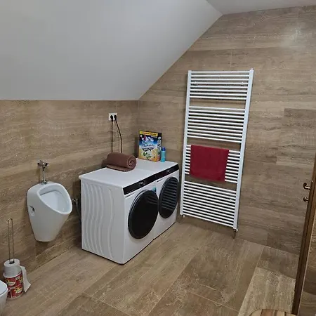 Willa Vinarsky Dom U Kriza Vradiste