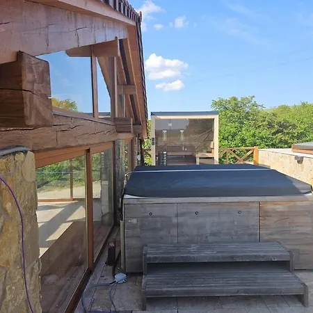 Vinarsky Dom U Kriza *