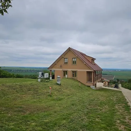 Vinarsky Dom U Kriza *