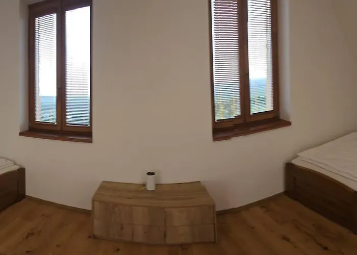 Vinársky Dom U Kríža Villa *