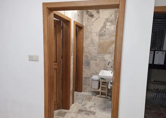 Vinársky Dom U Kríža Villa Vradiste