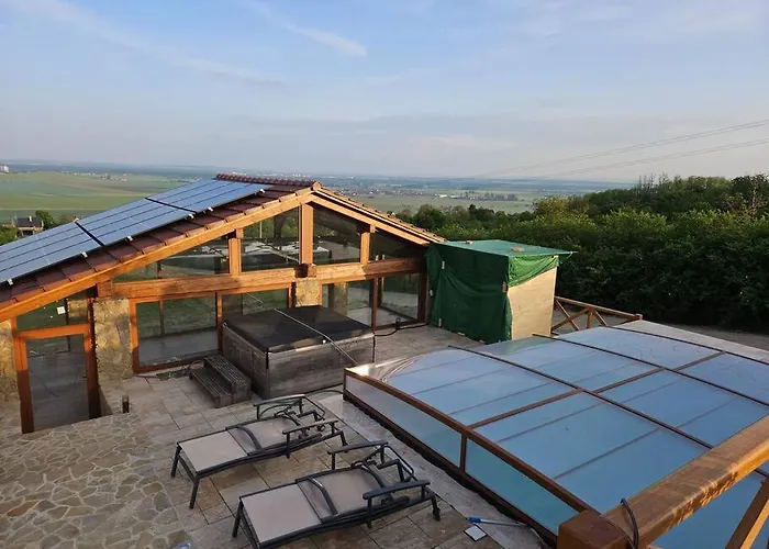 Vinarsky Dom U Kriza 빌라