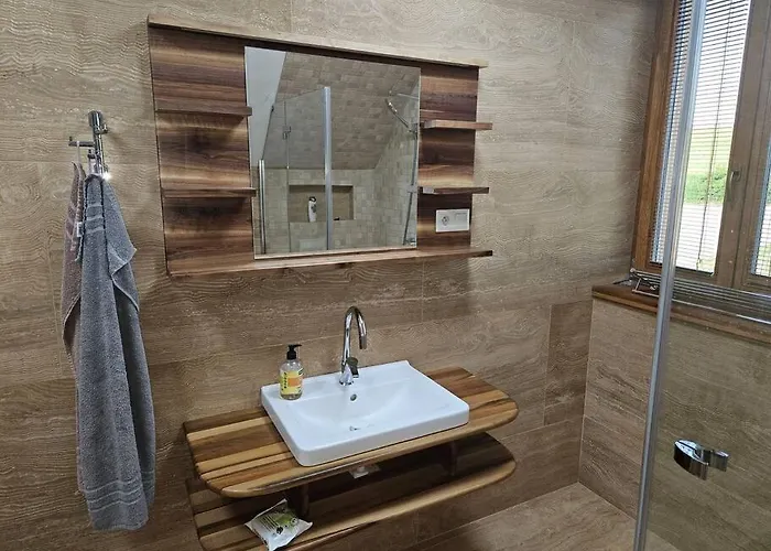 Vinarsky Dom U Kriza *