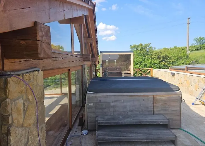 Vinarsky Dom U Kriza *